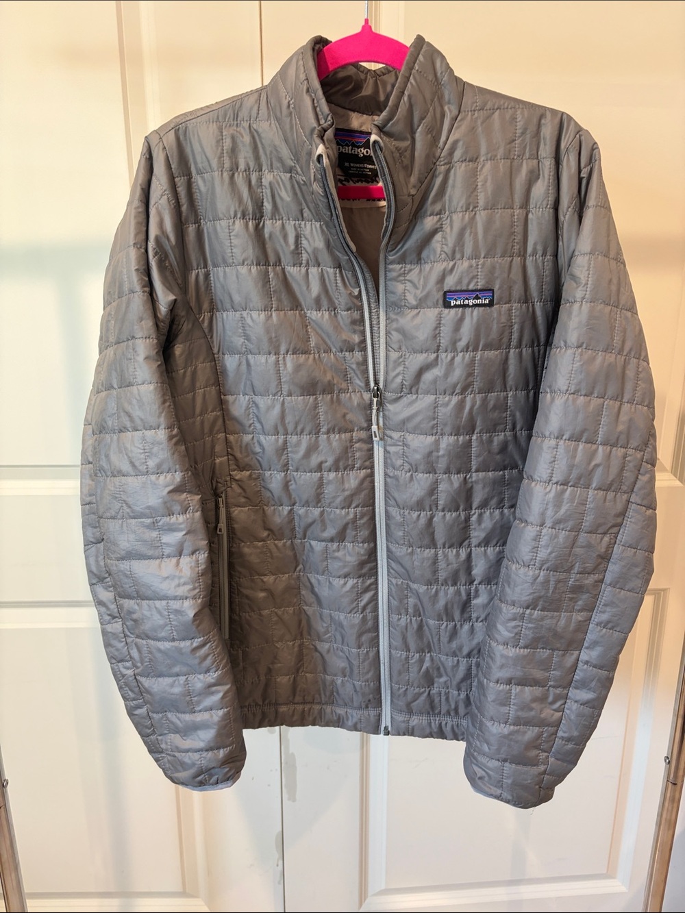 Patagonia Gray Quilted Insulated Jacket DOES HAVE AN OLD WORK LOGO ON BACK